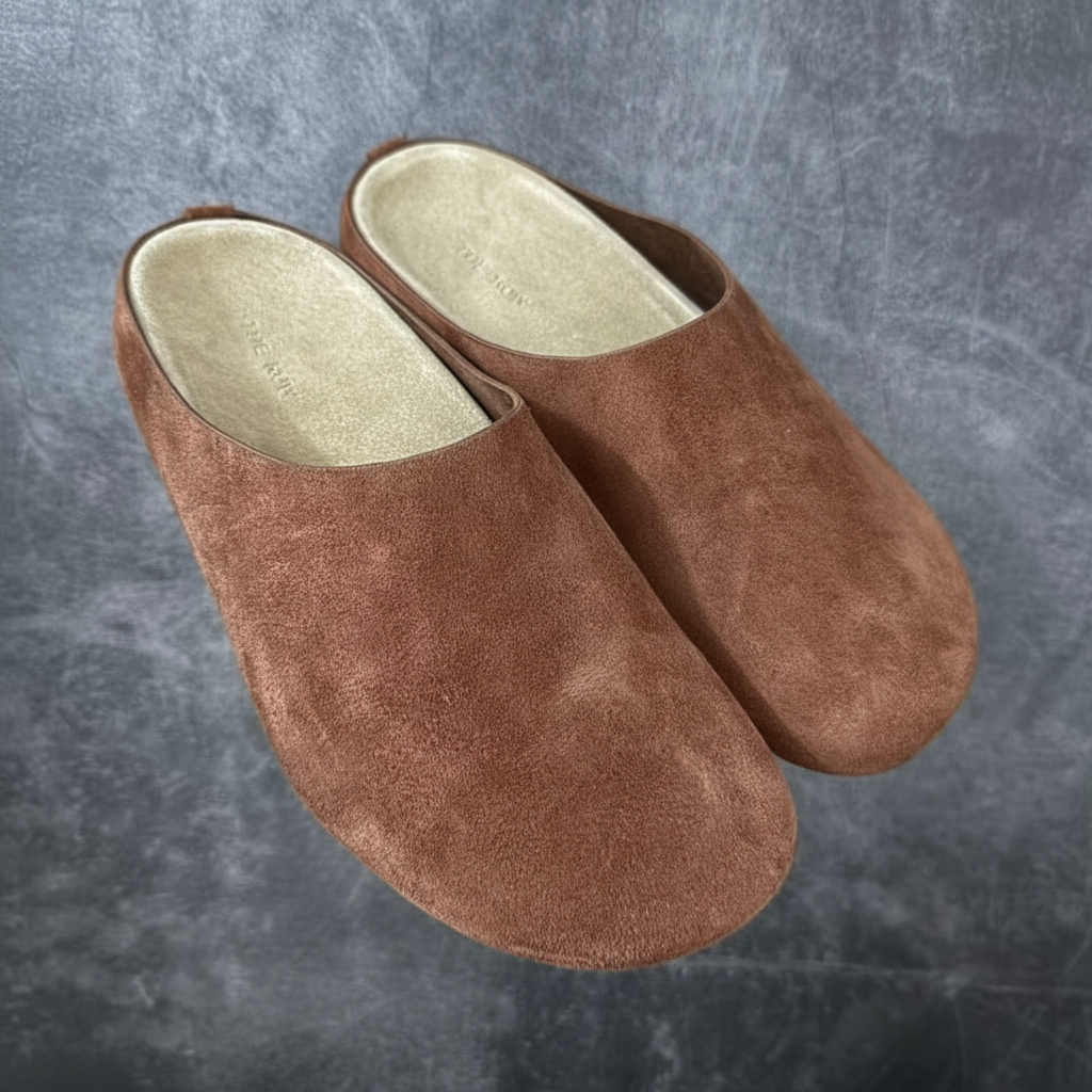 Suede slip-on slippers in brown